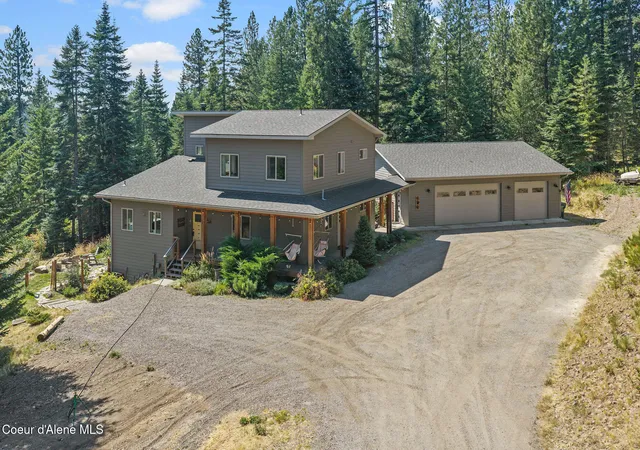 Photo 3 of Single family home for sale at 2077 N Bignall Rd, Coeur D'alene, ID 83814 | MLS# 26-8629 | Listing updated on 2026-09-09