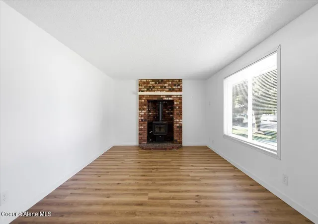 Photo 3 of Sale Pending at 1922 E Saint Maries Ave, Coeur D'alene, ID 83814 | MLS# 26-8638 | Listing updated on 2026-09-12