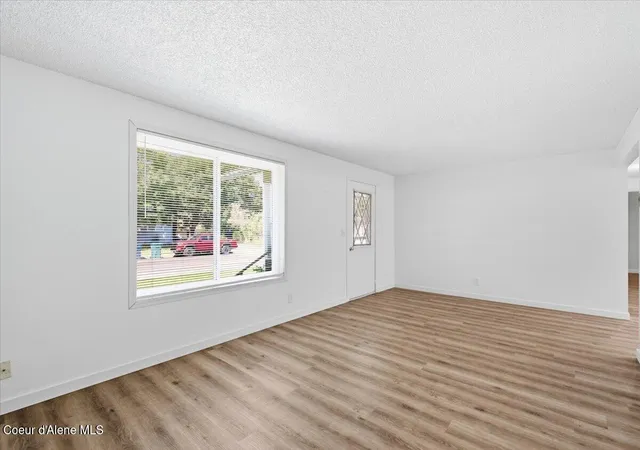 Photo 4 of Sale Pending at 1922 E Saint Maries Ave, Coeur D'alene, ID 83814 | MLS# 26-8638 | Listing updated on 2026-09-12
