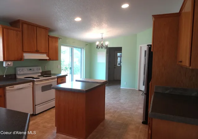 Photo 3 of Manufactured home for sale at 44 Rue D Annie St, Priest River, ID 83856 | MLS# 26-8655 | Listing updated on 2026-09-16