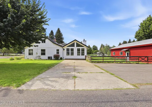 Photo 3 of Single family home for sale at 1963 E Hanley Ave, Dalton Gardens, ID 83815 | MLS# 26-8671 | Listing updated on 2026-08-24