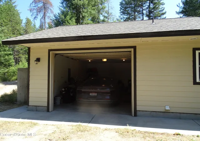 Photo 3 of Single family home for sale at 239 Bear Track Ln, Athol, ID 83801 | MLS# 26-8674 | Listing updated on 2026-09-02