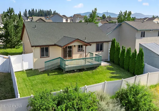 Photo 3 of Sale Pending at 3513 N Carriage Ct, Post Falls, ID 83854 | MLS# 26-8702 | Listing updated on 2026-09-24