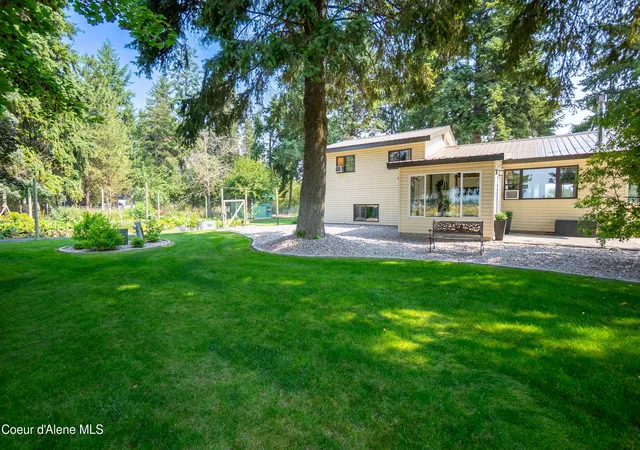 Photo 3 of Sale Pending at 391 Day Break Rd, Bonners Ferry, ID 83805 | MLS# 26-8730 | Listing updated on 2026-09-01