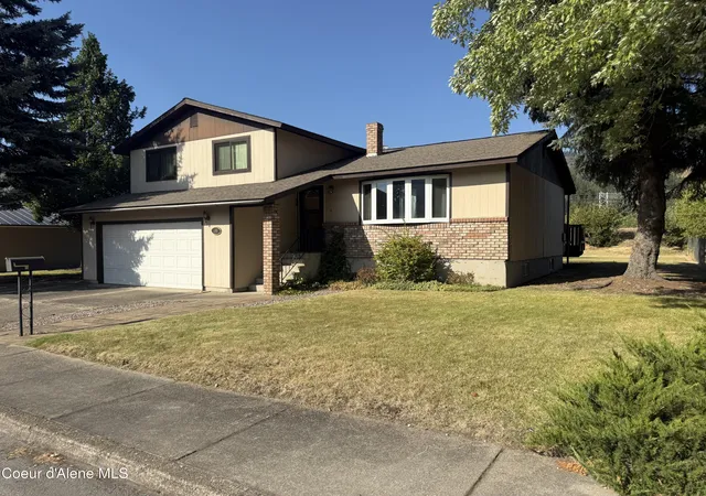 Photo 3 of Single family home for sale at 409 Emerald Dr, Kellogg, ID 83837 | MLS# 26-8729 | Listing updated on 2026-10-07
