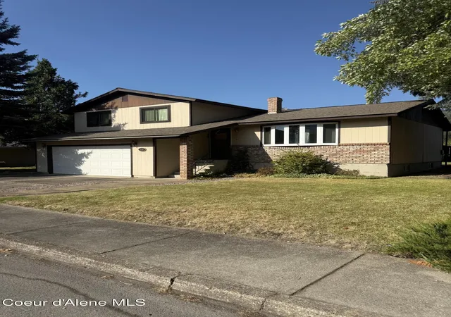 Photo 3 of Single family home for sale at 409 Emerald Dr, Kellogg, ID 83837 | MLS# 26-8729 | Listing updated on 2026-10-07