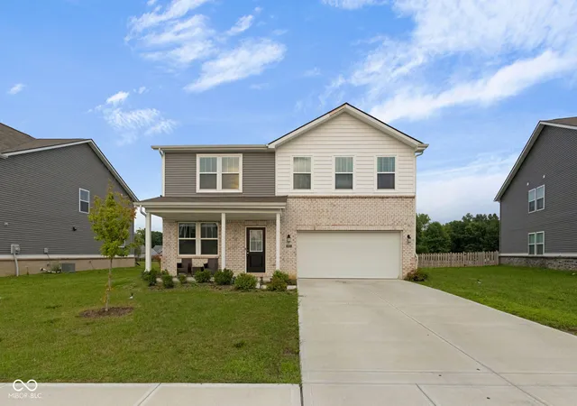 Photo 1 of Single family home for sale at 7423 Manor Lake Ln, Indianapolis, IN 46268 | MLS# 22082552 | Listing updated on 2026-10-06