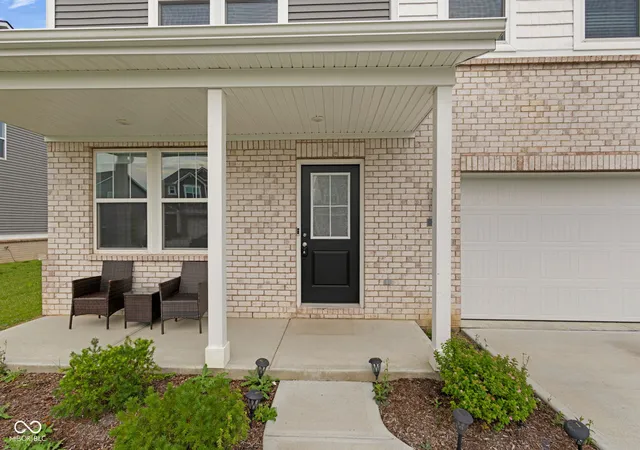 Photo 3 of Single family home for sale at 7423 Manor Lake Ln, Indianapolis, IN 46268 | MLS# 22082552 | Listing updated on 2026-10-06