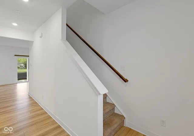 Photo 4 of Single family home for sale at 7423 Manor Lake Ln, Indianapolis, IN 46268 | MLS# 22082552 | Listing updated on 2026-10-06