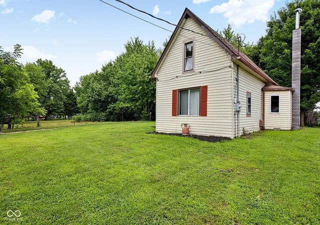 Photo 3 of Sale Pending at 9771 N County Rd 200 E, Pittsboro, IN 46167 | MLS# 22090604 | Listing updated on 2026-09-06