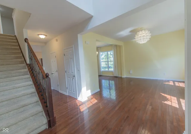 2nd image of 7048 Stoney Ridge Dr, Columbus, IN 47201 | MLS# 22109709