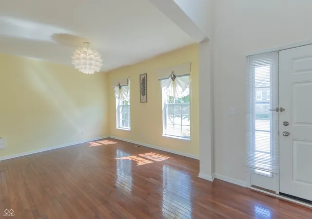 4th image of 7048 Stoney Ridge Dr, Columbus, IN 47201 | MLS# 22109709