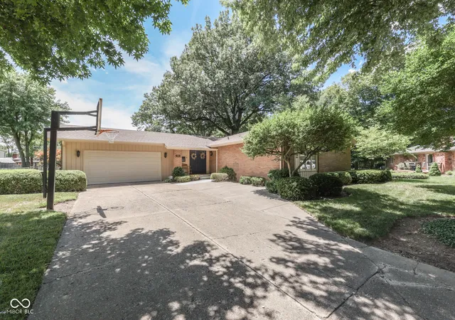 2nd image of 413 Beechview Ln, Indianapolis, IN 46217 | MLS# 22114201