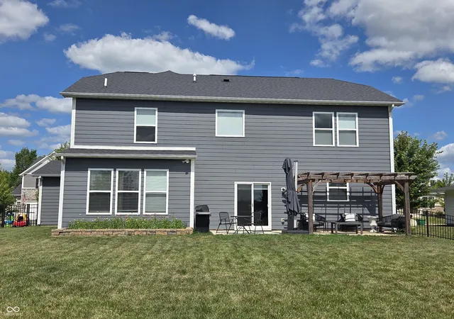 2nd image of 15973 Trestle Dr, Westfield, IN 46074 | MLS# 22116070