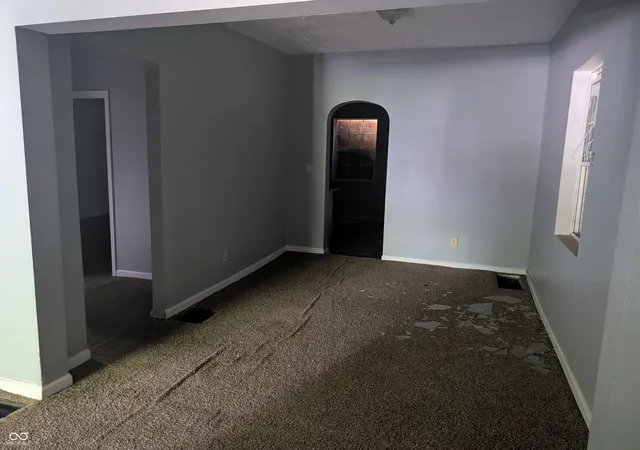 Photo 3 of Sale Pending at 642 N Oxford St, Indianapolis, IN 46201 | MLS# 22117412 | Listing updated on 2026-10-09