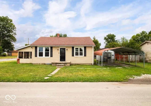 2nd image of 509 S Crawford St, Martinsville, IN 46151 | MLS# 22118286
