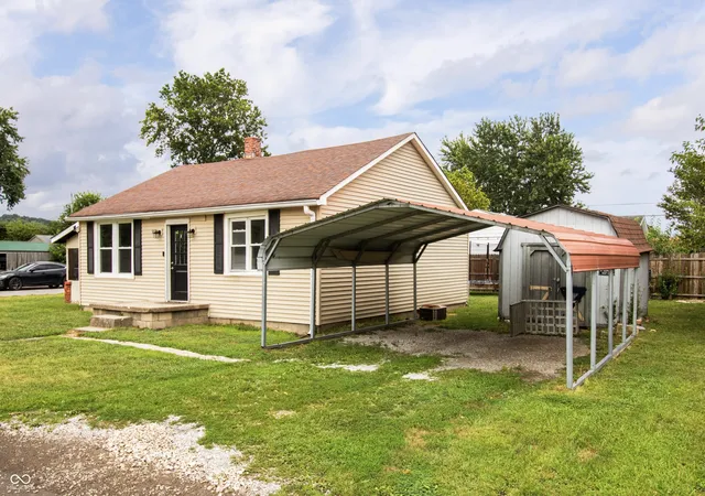3rd image of 509 S Crawford St, Martinsville, IN 46151 | MLS# 22118286