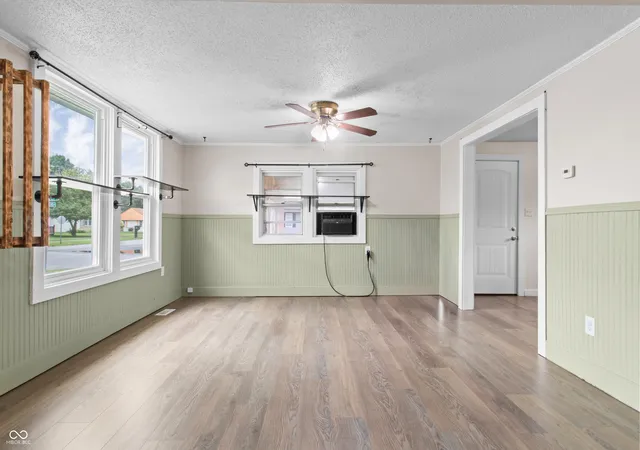 5th image of 509 S Crawford St, Martinsville, IN 46151 | MLS# 22118286