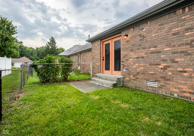 5th image of 2120 Debello Ct, Indianapolis, IN 46214 | MLS# 22118451
