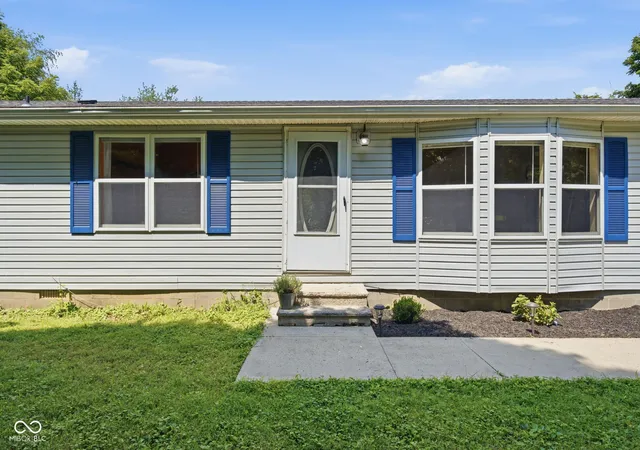 2nd image of 2572 W Buckingham Dr, Crawfordsville, IN 47933 | MLS# 22119074