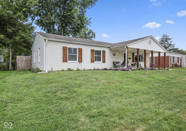 2nd image of 812 Longfellow Ln, Plainfield, IN 46168 | MLS# 22119349