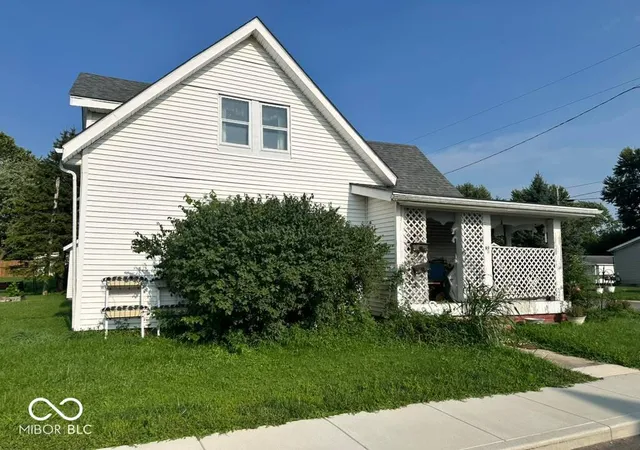 3rd image of 69 West St, Whiteland, IN 46184 | MLS# 22119483