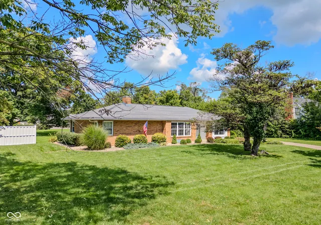 4th image of 1406 Laurel Dr, Columbus, IN 47203 | MLS# 22119600