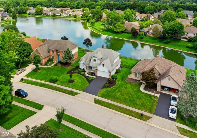 2nd image of 11709 Whisper Bay Ct, Carmel, IN 46033 | MLS# 22119617