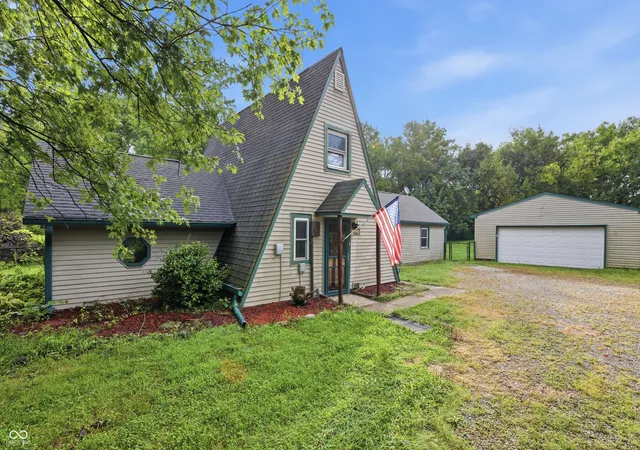 2nd image of 11036 N T And T Ln, Mooresville, IN 46158 | MLS# 22120300
