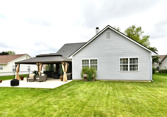 2nd image of 617 E Quail Ridge Dr, Westfield, IN 46074 | MLS# 22120508