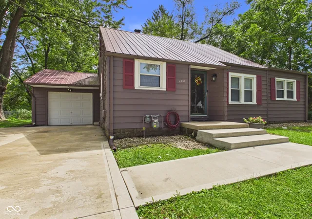 3rd image of 232 Nursery Rd, Anderson, IN 46012 | MLS# 22120588