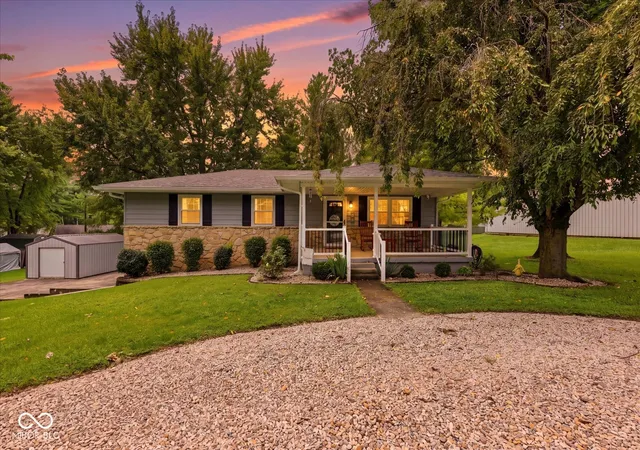 1st image of 507 E Jefferson St, Saint Paul, IN 47272 | MLS# 22120612