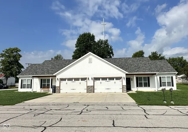 1st image of 406 S Lincoln Ave, Fowler, IN 47944 | MLS# 22120756