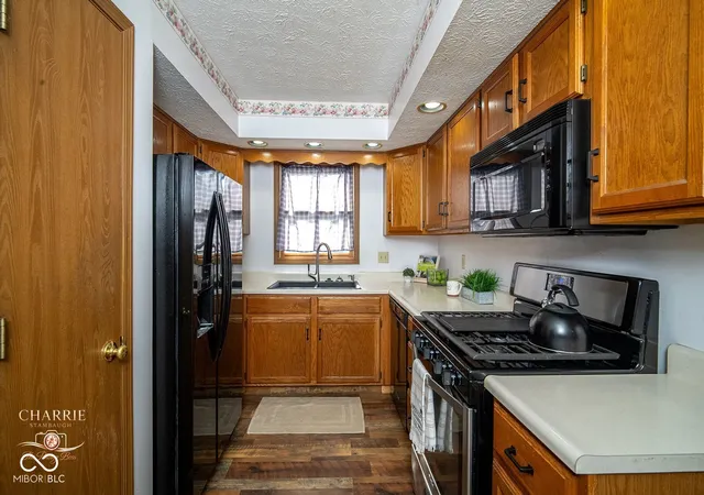 Photo 4 of Sale Pending at 337 Christy, Greenwood, IN 46143 | MLS# 22120958 | Listing updated on 2026-09-23