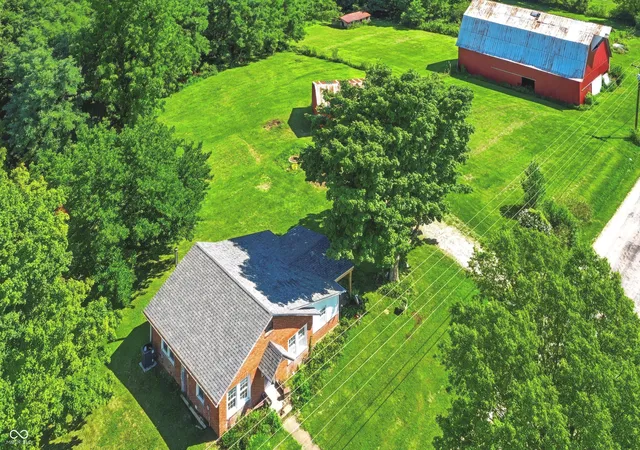 Photo 3 of Single family home for sale at 6956 Old Morgantown Rd, Martinsville, IN 46151 | MLS# 22121055 | Listing updated on 2026-09-27