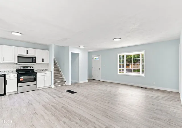4th image of 3570 Decamp Dr, Indianapolis, IN 46226 | MLS# 22121082