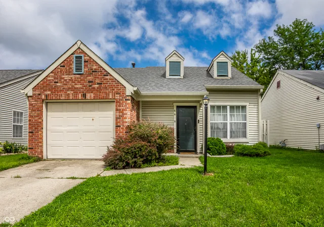1st image of 6628 Sundown Dr S, Indianapolis, IN 46254 | MLS# 22121424