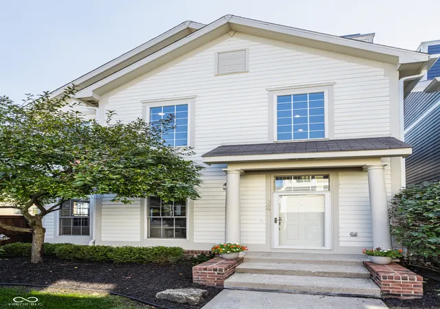 2nd image of 654 N Senate Ave, Indianapolis, IN 46202 | MLS# 22121565