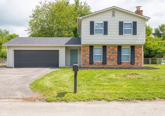 1st image of 4441 Greenmeadow Cir, Indianapolis, IN 46235 | MLS# 22121616