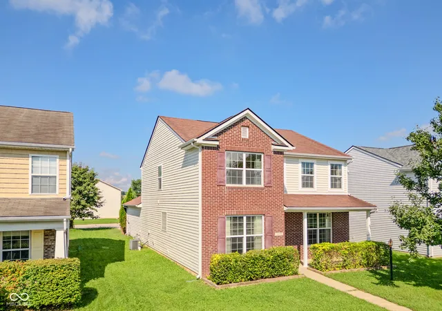 3rd image of 3350 Shadow Creek Blvd, Columbus, IN 47201 | MLS# 22121618
