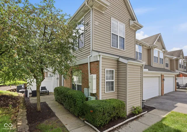 2nd image of 2248 Brightwell Pl, Indianapolis, IN 46260 | MLS# 22121708