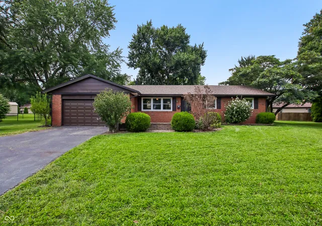1st image of 52 N Dawn Dr, Franklin, IN 46131 | MLS# 22121780