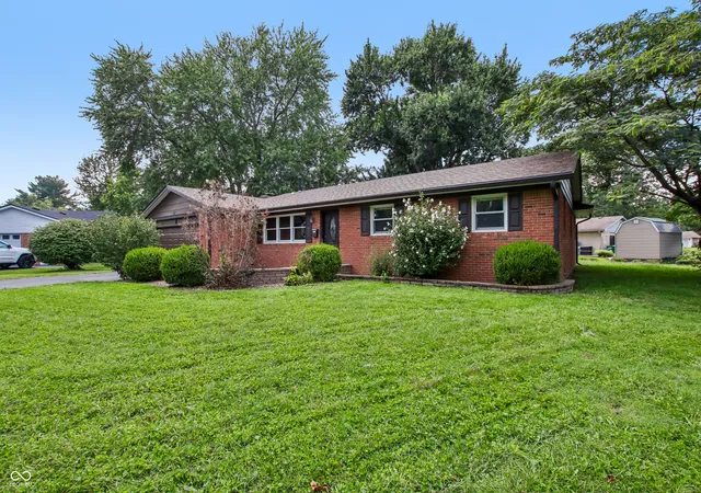 3rd image of 52 N Dawn Dr, Franklin, IN 46131 | MLS# 22121780