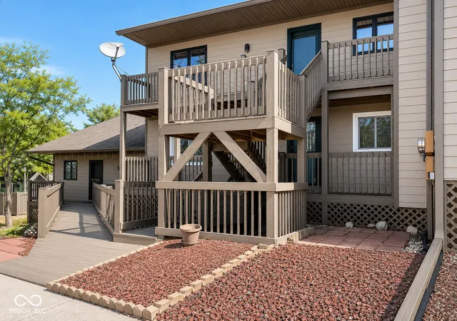 2nd image of 9479 S Lake Ridge Dr, Bloomington, IN 47401 | MLS# 22121781