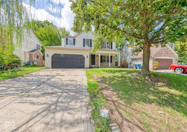 3rd image of 2042 Thousand Oaks Blvd, Indianapolis, IN 46214 | MLS# 22121799
