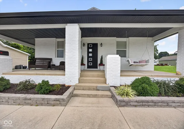 1st image of 960 E Morgan St, Martinsville, IN 46151 | MLS# 22121802