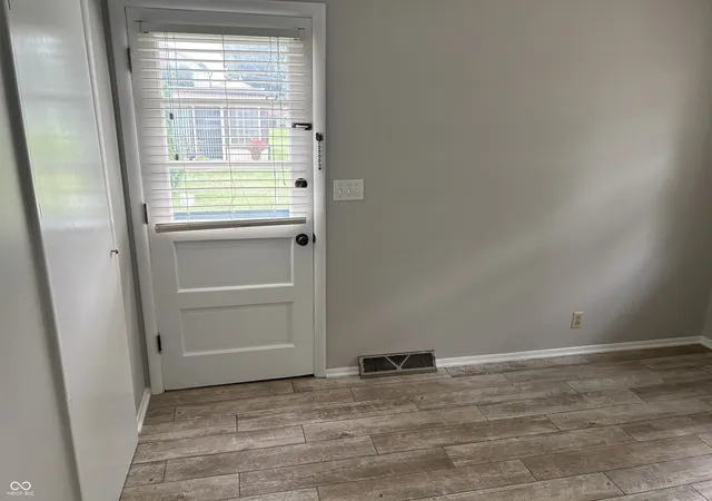 2nd image of 3227 Meadowcrest Dr, Anderson, IN 46011 | MLS# 22121805