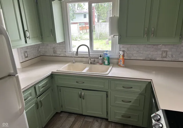 4th image of 3227 Meadowcrest Dr, Anderson, IN 46011 | MLS# 22121805