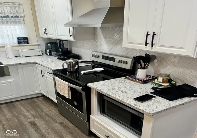 Photo 3 of Single family home for sale at 512 S State St, North Vernon, IN 47265 | MLS# 22121816 | Listing updated on 2026-08-23