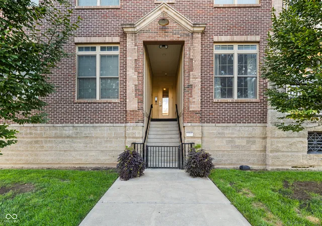 2nd image of 450 E Ohio St #202, Indianapolis, IN 46204 | MLS# 22121833